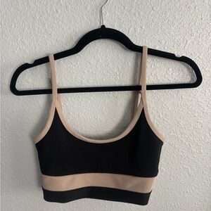 Beach Riot Sport Bra in Black & Tan Colorblock
Size XS